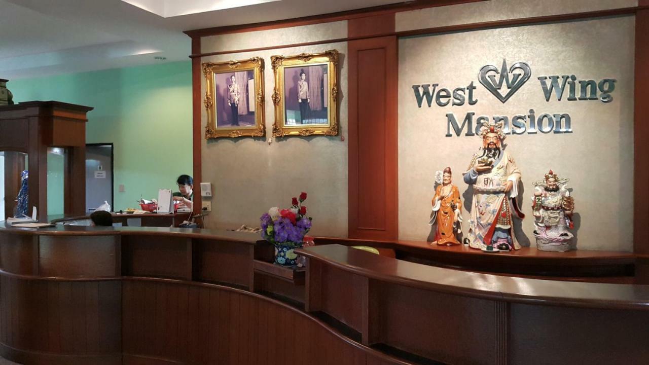 West Wing Mansion Aparthotel Bangkok Buitenkant foto